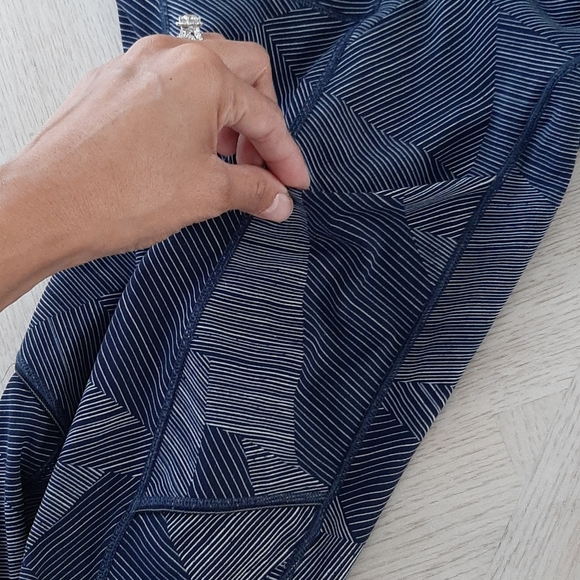 Lululemon speed up tight 28" - Picture 4 of 4